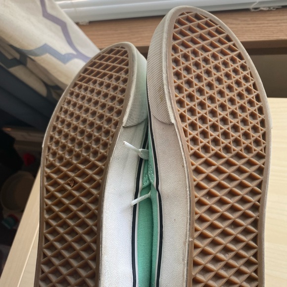 Aqua Van’s - Picture 5 of 5